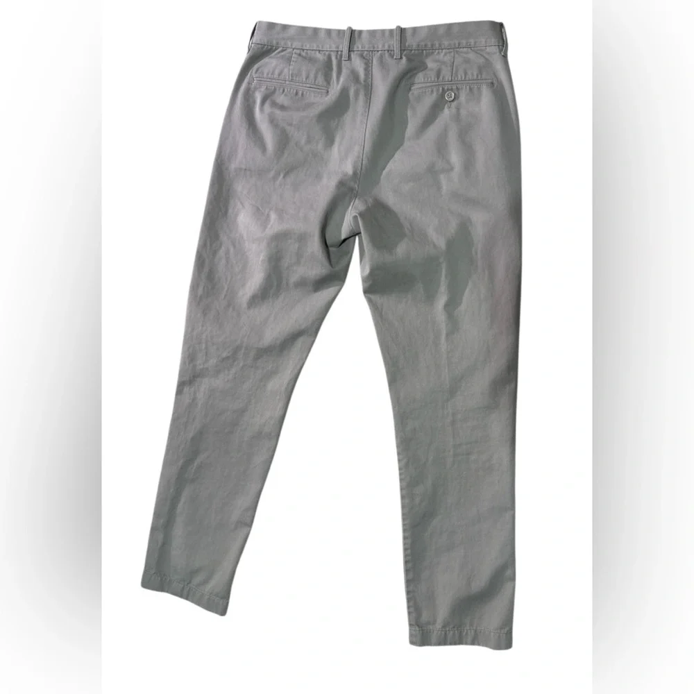 J. Crew Men’s Sutton Chino Light Gray Pants In Size 33 x 32